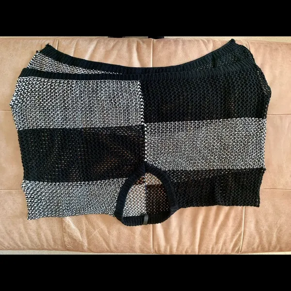 Black and White Square Sweater Size M - Image 2