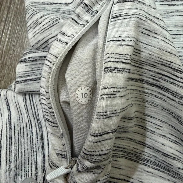Lululemon Athletics Runderful Long Sleeve - Image 14