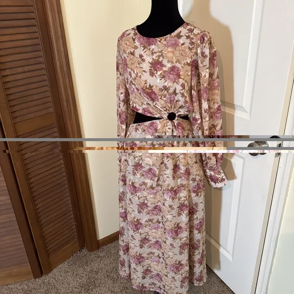 En Saison lissandra pink floral print cutout long sleeve midi dress Size M NWT - Image 2