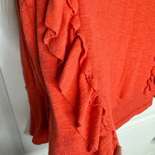 PILCRO Urban Outfitters Coral‎ Orange Ruffle Side Hi-Low Sweater Size Medium - Image 5