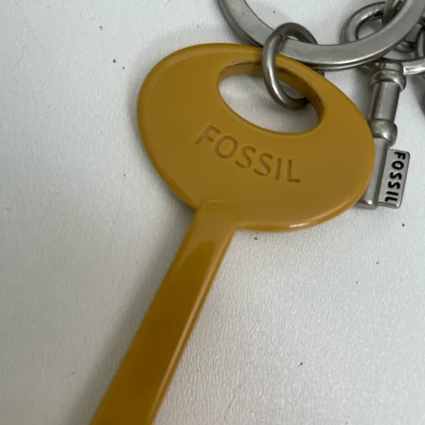 Vintage Fossil Keyper Key Charm Purse Hang Tag Fob Mustard Yellow Silver - Image 3