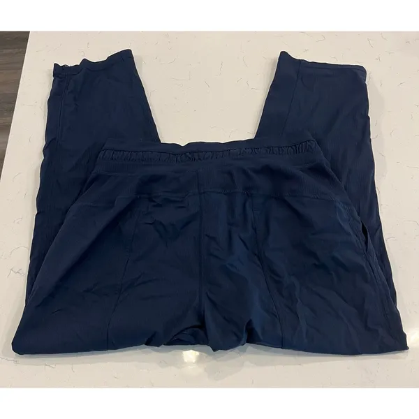 Lululemon Dance Studio Mid-Rise Crop 25" in True Navy size 6 - Image 5