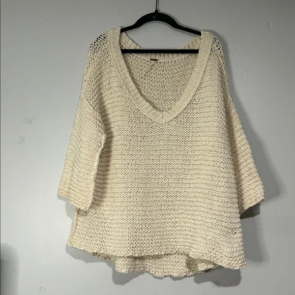 Free People Sweater Chunky Style V-Neck Size Medium - Image 2
