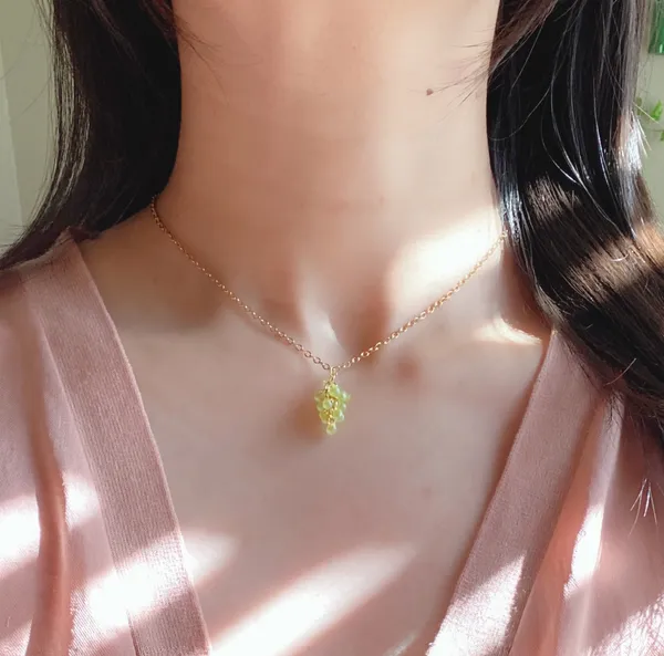 Handmade aurora light green tiny drop Czech glass grape muscat necklace💚 - Image 2