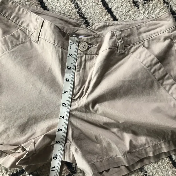 Columbia khaki shorts - Image 5