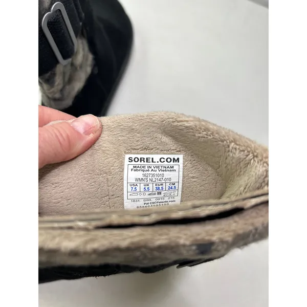 Sorel Campus boots in black suede and a gray chevron. NWOB. Size - Image 6