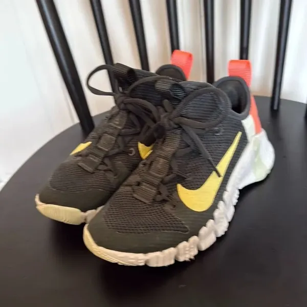 Nike Free Metacon 3 black sneakers size 6 - Image 6