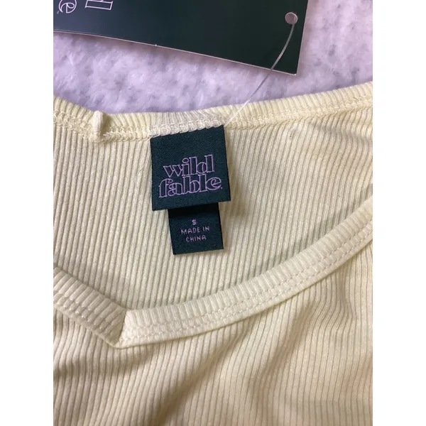 Wild Fable Womens Light Yellow Ribbed V-Neck Short Sleeve Top‎ Size S NWT - Image 2