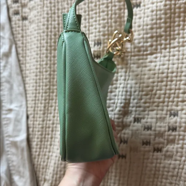 House of Want Green Mini Bag with Chain Detail - Image 5