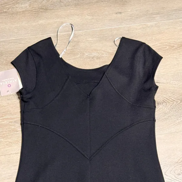 NWT Athleta Illusion Dress Black Short Sleeve V Neck Sheath Knee Length Medium M - Image 4