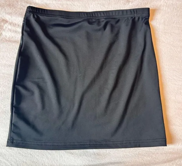 Black silk skirt - Image 2