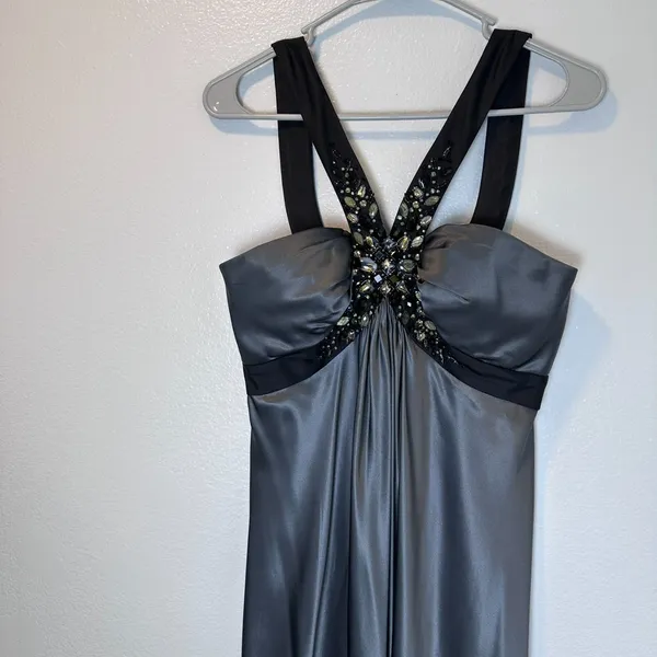 MARC BOUWER GLAMIT Size (4) Women's Dress Gray 100% Silk Formal Beaded‎ - Image 2