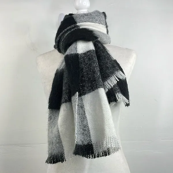 SCARF Chunky Warm Cozy large block plaid rectangular scarf black and white - Image 3