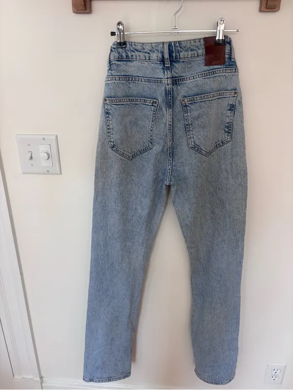 Zara Light Wash Straight Leg Jeans – Size 4 / 27 - Image 3