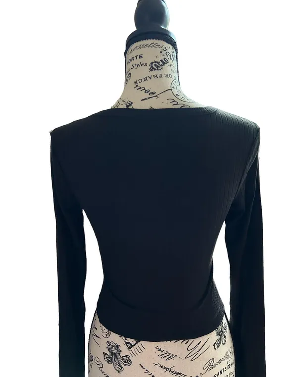 NWT Size Medium Crop Top Black - Image 3