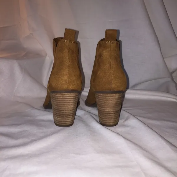 DV by Dolce Vita Suede Ankle Boots/Booties - Image 4