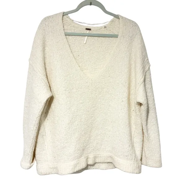 FREE PEOPLE Ivory Lofty Boucle Slouchy Vneck Pullover Alpaca Blend Sweater Small - Image 2