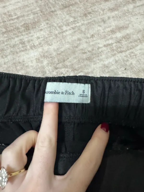 Abercrombie & fitch leather shorts size small - Image 3
