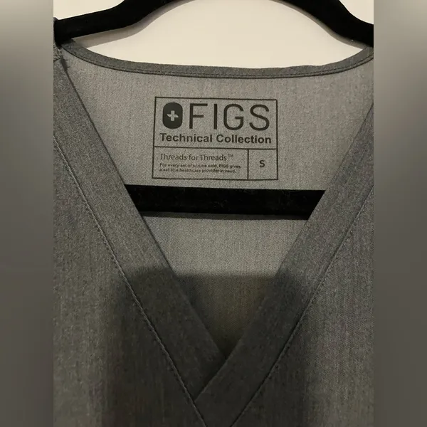 FIGS Grey one pocket scrub top technical collection‎ size S - Image 5
