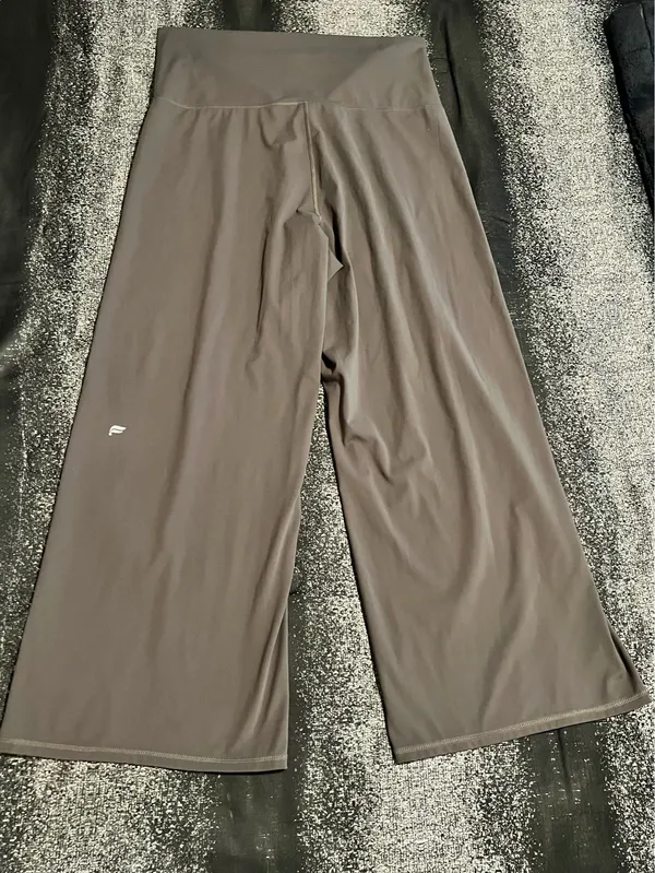 Womens XXL/1X Fabletics gray high waisted wide leg athletic/casual pants - Image 2