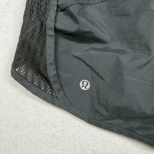 Lululemon Mesh Over Miles Short Black Size 6 3” Running Shorts - Image 3