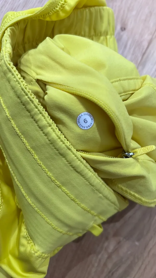 Lululemon hotty hot shorts neon yellow I believe they are 4’ - Image 4