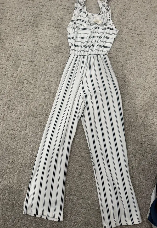 White And Black Romper - Image 2
