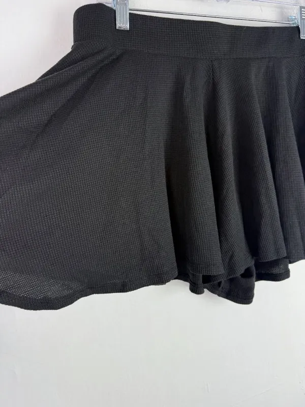 NWT Lulus Expert Chiller Black Waffle Knit Shorts Flowy Size XL NEW - Image 3