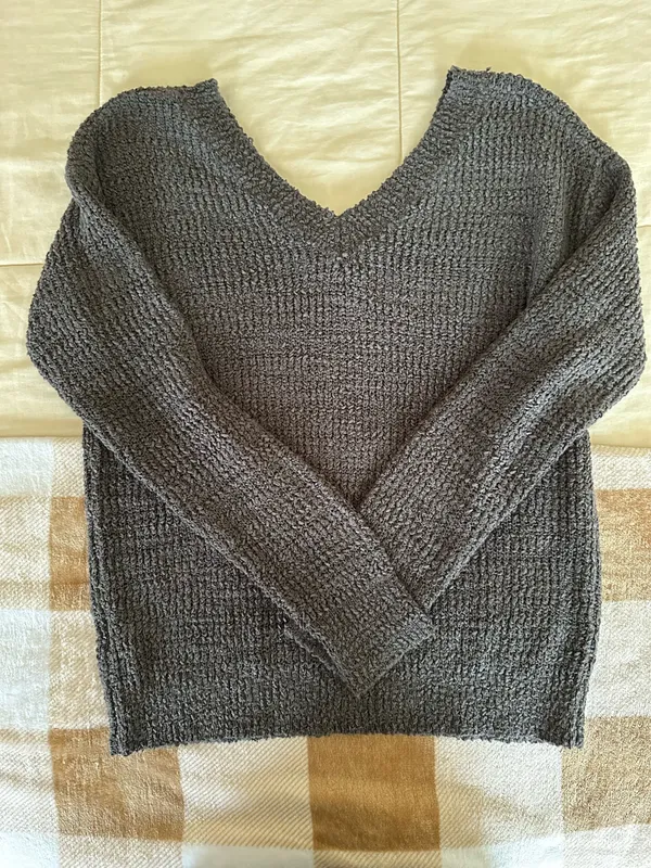 Gray V Neck Sweater Size M - Image 5