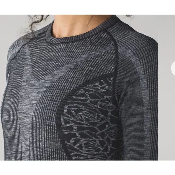 Lululemon Rest Less Pullover Gray Heathered‎ Black Seamless Long Sleeve M/L - Image 13