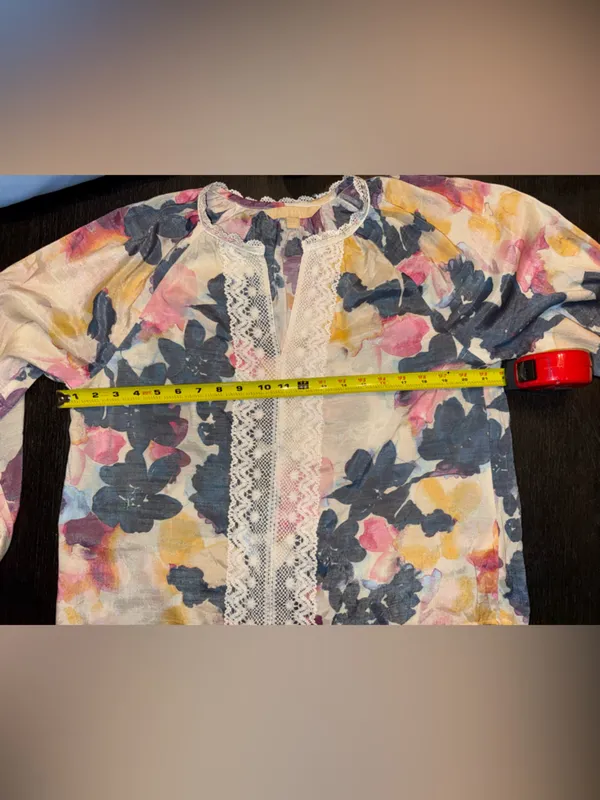 Lace-Trim Floral Blouse in White Multi - Image 4