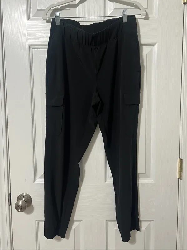 GAP Fit Black Jogger Runaround Cargo Black Pants - Image 2