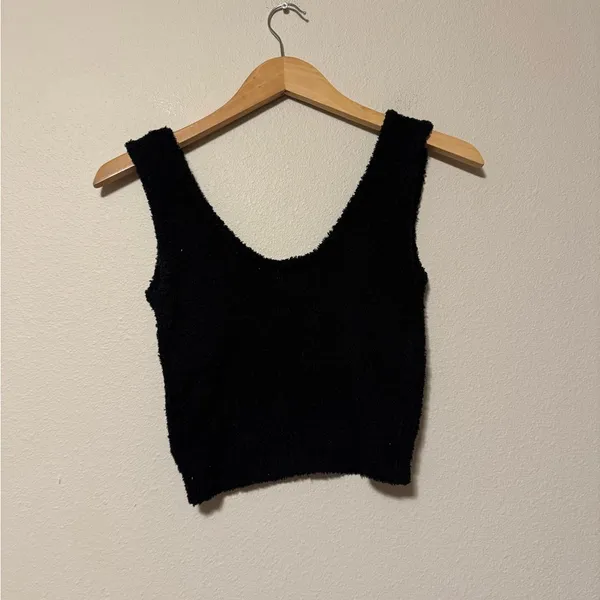 NWT NIA Black Fuzzy Women's Crop Top - Image 3
