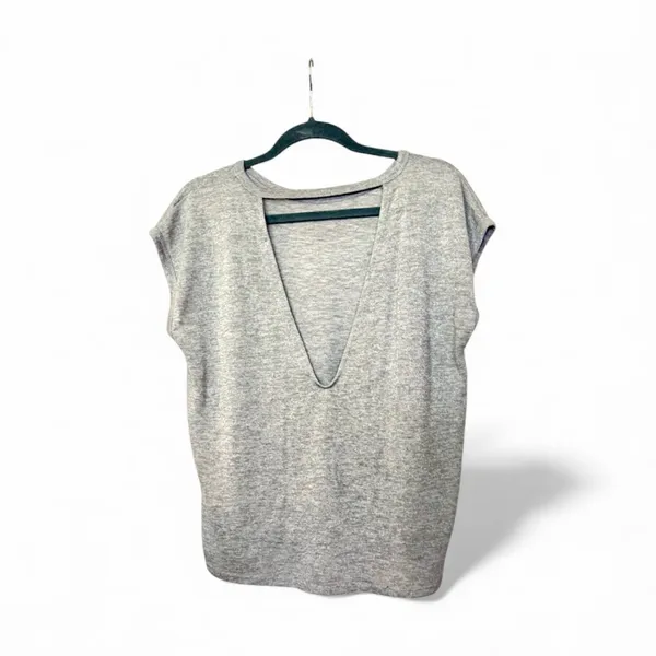 Forever 21 Heather Gray Sleeveless Blouse Sz S Cut Out Back (Or Front) - Image 3