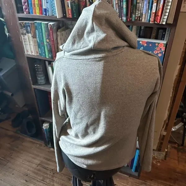 Zyia Active heathered gray Athleisure asymmetrical boyfriend hoodie - Image 4