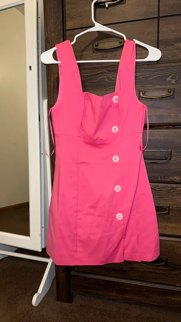 Shop hopes pink dress - Image 3