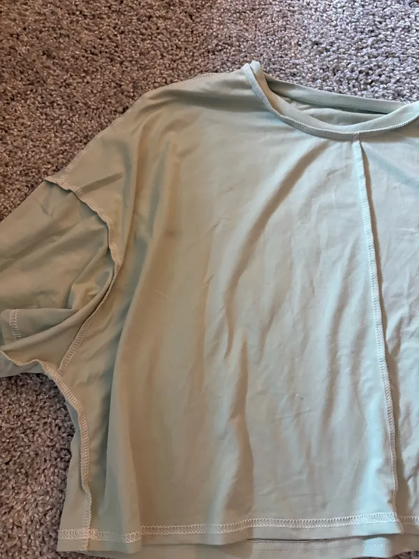 Light Green Cropped Shein Top - Image 2