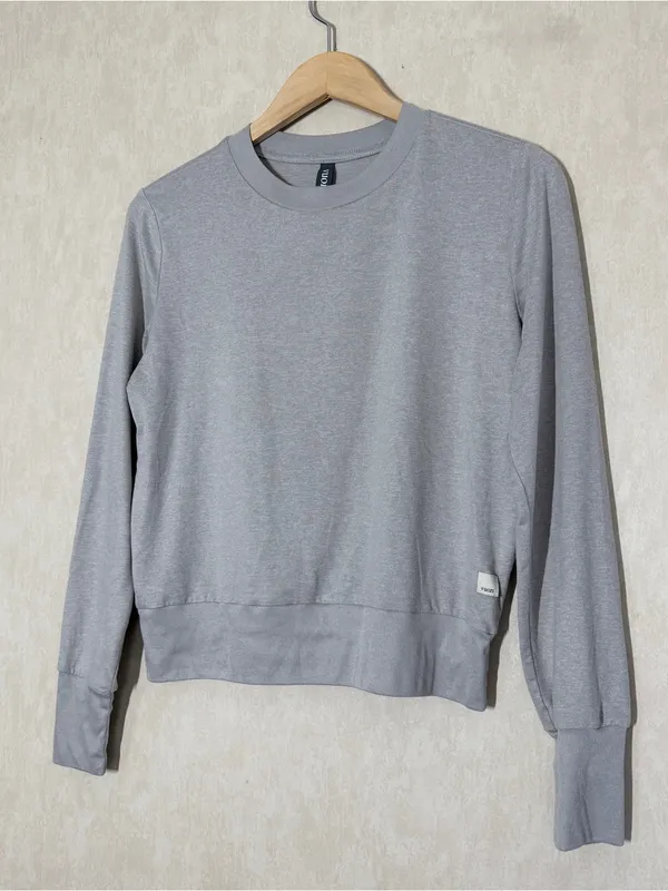 Vuori Women’s Daydream Crew Shirt Longsleeve in Light Heather Grey S - Image 4
