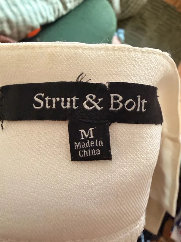 Strut & Bolt shorts tan - Image 4