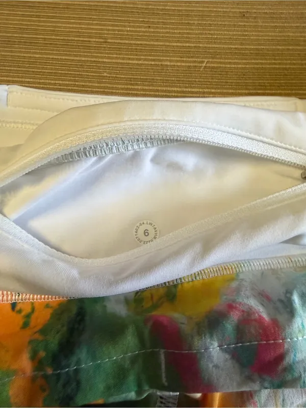 Lululemon Speed Up Low-Rise Lined Short 2.5" No Limits White Multi / White - Image 9