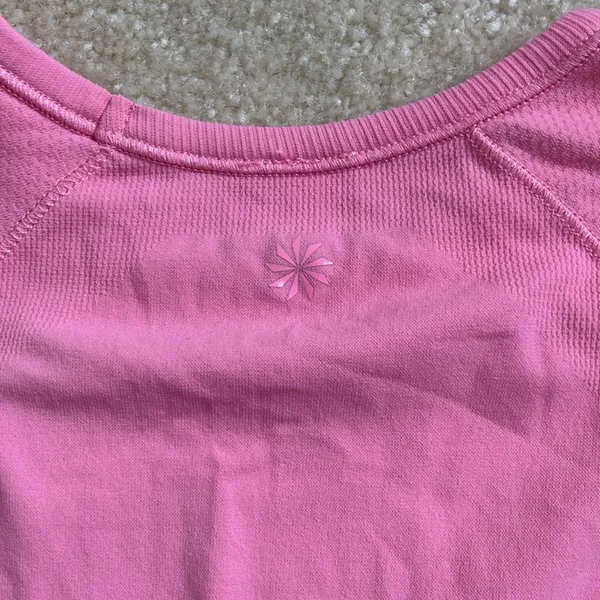 Athleta Long Sleeve Seamless Top Women's Size XS Pink Workout Running Active - Image 7