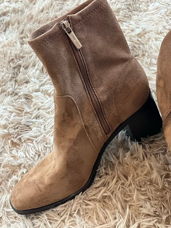 Anne Klein Women's Tan Suede Ankle Boots size 10 - Image 3