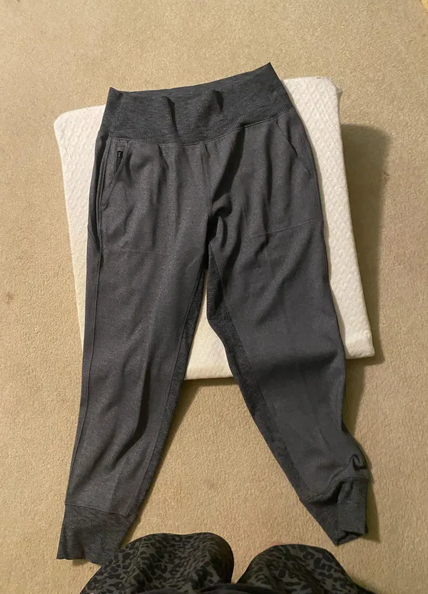 Joggers in perfect condition I have two pair one black one gray size medium - Image 4