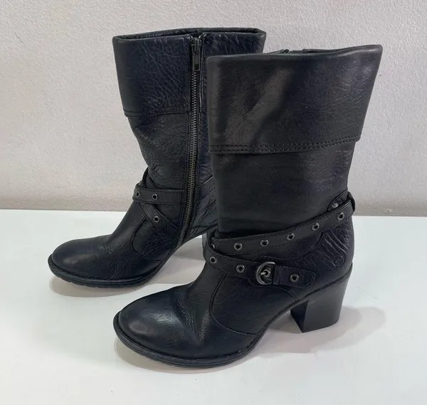 Born Boots Wmn 7.5 Gilary Blck Pebbled Leather Moto Block Heel Biker Belt Strap - Image 4