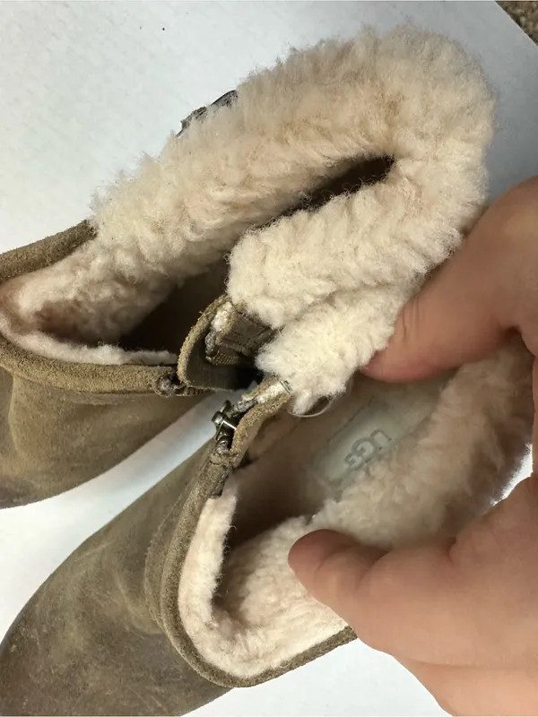 UGG Benson "1095151" Distressed Ankle Boots Buckle Zip Size US 8.5 - Image 11