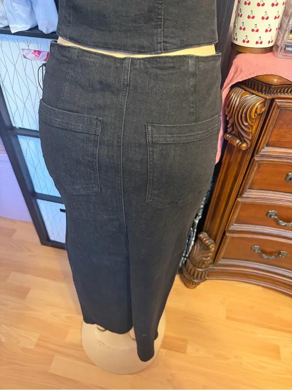 Belle Vere Black Button-Front Denim Vest and maxi Skirt Set - Image 7