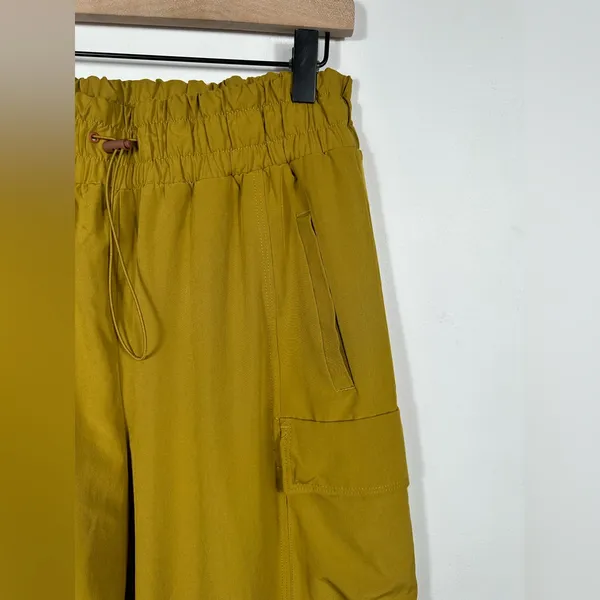 Fabletics Cargo Jogger‎ Pants Women’s Medium Mustard Yellow High Rise Athleisure - Image 4