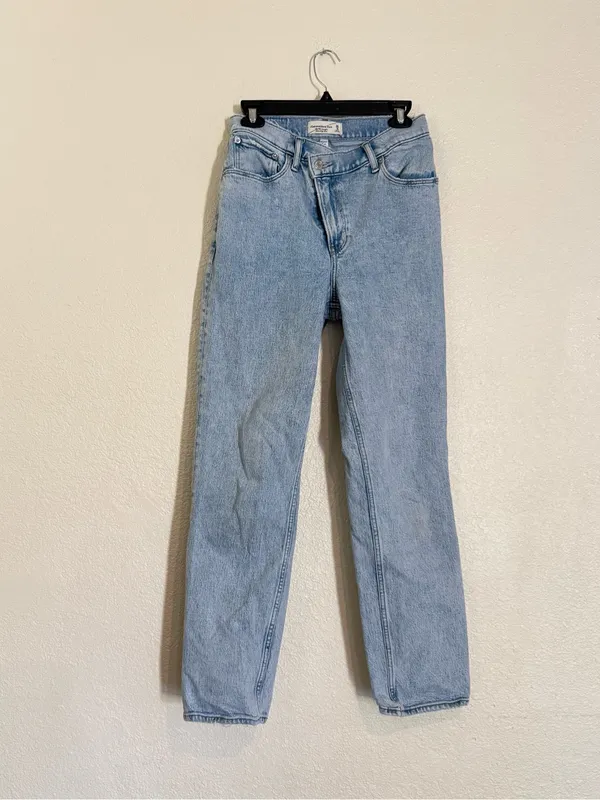 Abercrombie and fitch jeans - Image 2