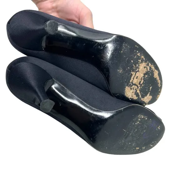 Stuart Weitzman Gigiritz Black Satin Ruffle Peep Toe Pumps‎ Heels Size 7.5 - Image 7