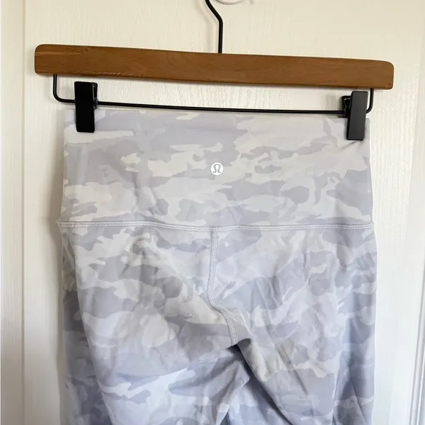Lululemon Wunder Under Tight 25" Camo Jacquard Alpine White Camo - Image 4